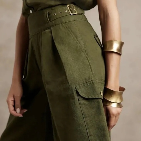 COPY - Banana Republic Olive Green Explorer Culottes Shorts Pleated Pockets - Picture 2 of 4